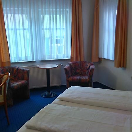 Hotel Loewensteiner Hof Haus Am Neuplatz فيرتهايم المظهر الخارجي الصورة