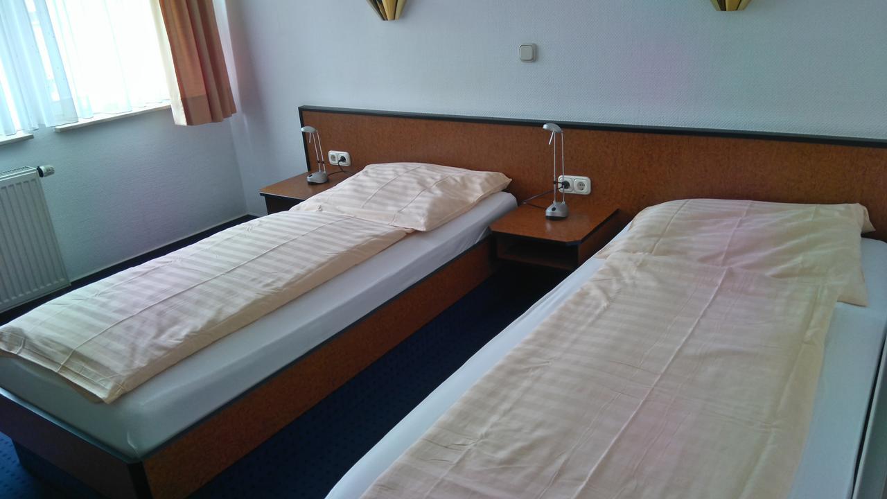 Hotel Loewensteiner Hof Haus Am Neuplatz فيرتهايم المظهر الخارجي الصورة