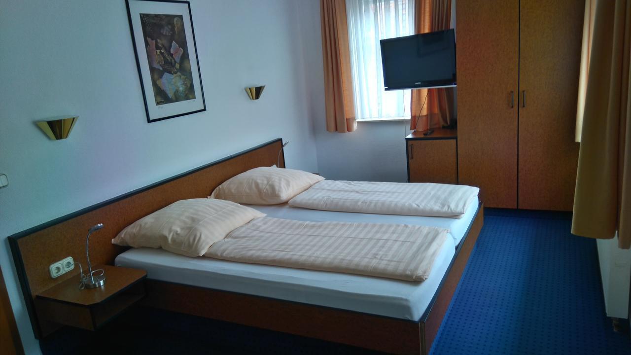 Hotel Loewensteiner Hof Haus Am Neuplatz فيرتهايم المظهر الخارجي الصورة